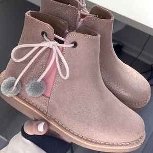 Childrenchic size 1 pink sparkle booties